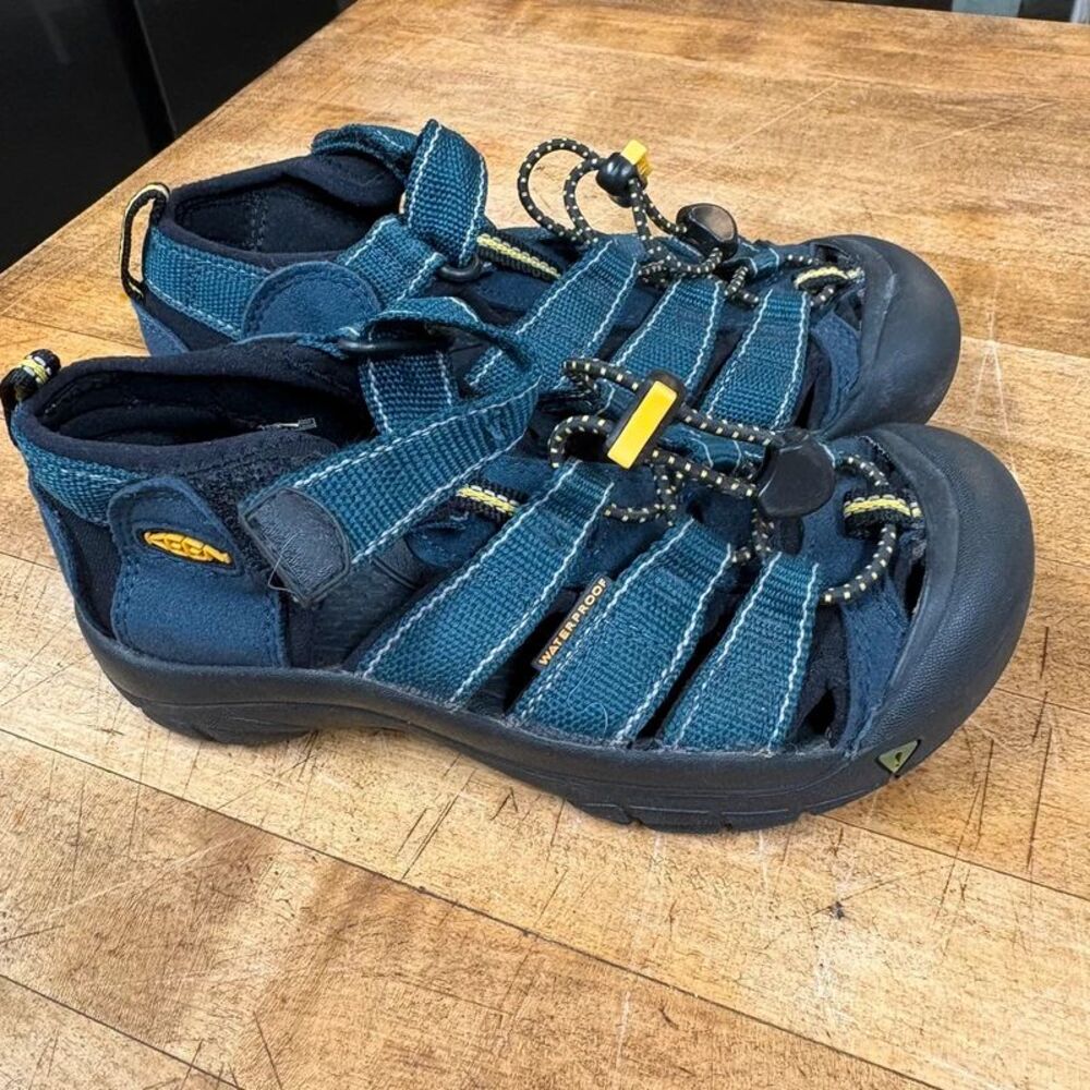 KEEN Newport H2 Kids Waterproof Hiking Sandals Estimated Size 1